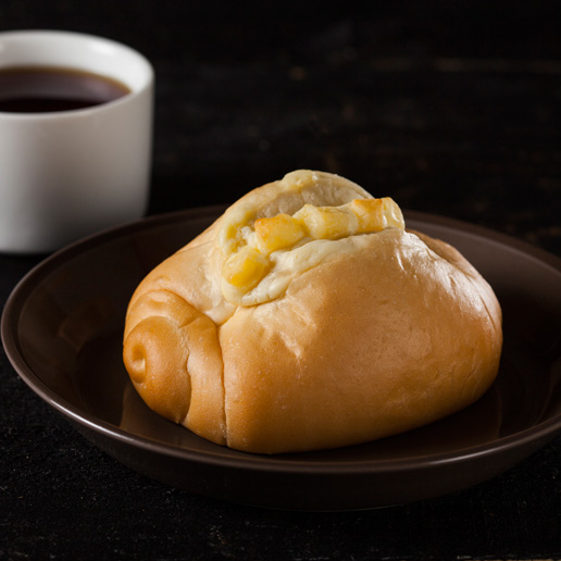 <h1 class='title_cn'>軟法麵包</h1><h3 class='title_en'>Cheesy Bread</h3>