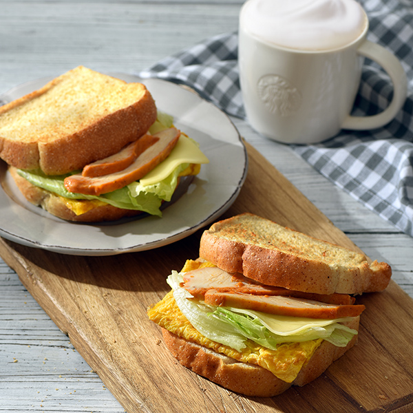 <h1 class='title_cn'>香料烤雞三明治</h1><h3 class='title_en'> Roast Chicken Breast Sandwich</h3>