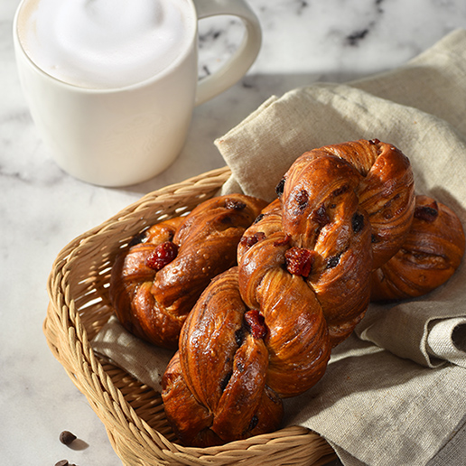 <h1 class='title_cn'>草莓巧克力風味麵包</h1><h3 class='title_en'>Dried Strawberry & Chocolate Bread</h3>
