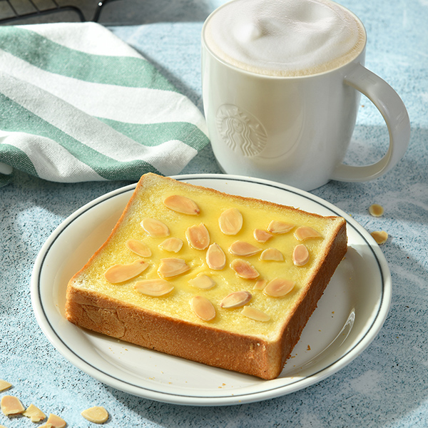 <h1 class='title_cn'>香甜吐司</h1><h3 class='title_en'>Almond & Honey Toast</h3>