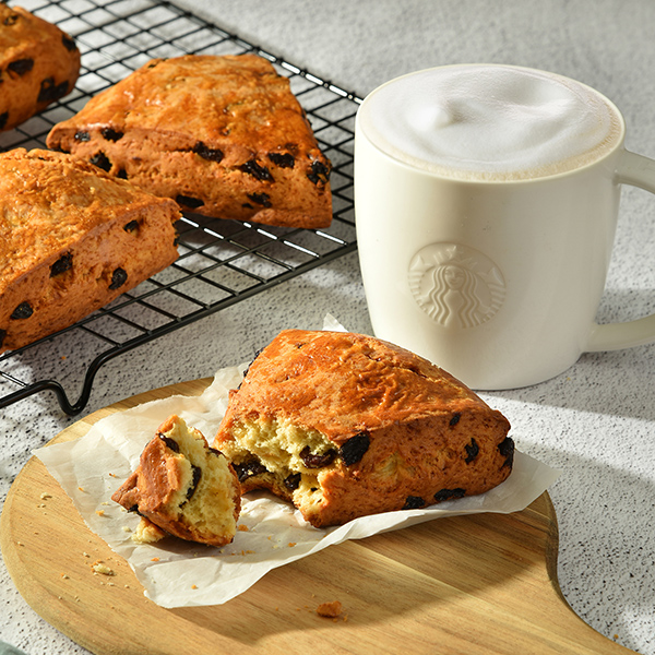 <h1 class='title_cn'>葡萄乾司康</h1><h3 class='title_en'>Raisin Scone</h3>