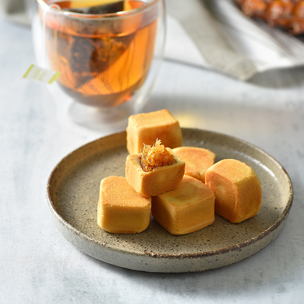 <h1 class='title_cn'>Mini鳳梨酥(6顆裝)</h1><h3 class='title_en'>Pineapple Pastry (6 Pieces)</h3>