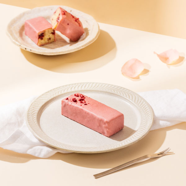 玫瑰覆盆莓磅蛋糕