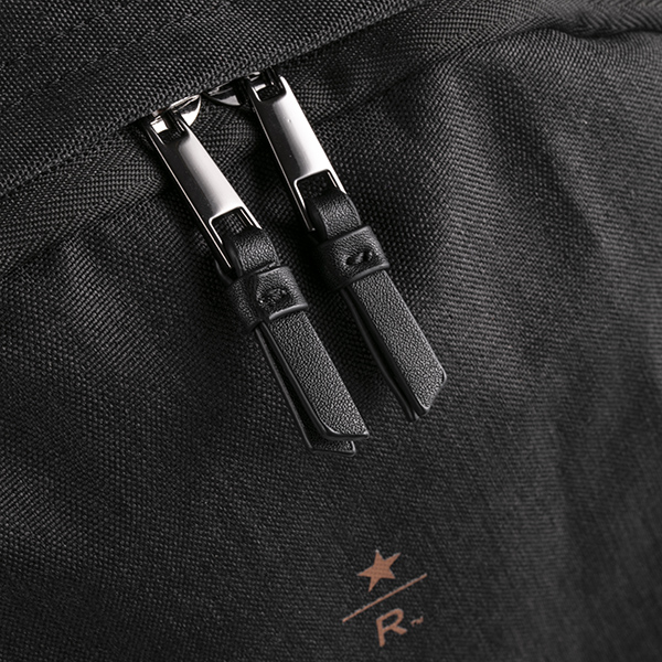 深灰典藏風格後背包